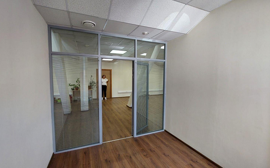 Офисное помещение в центре 148м² фото