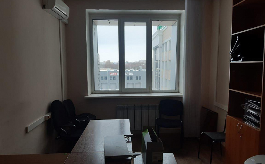 Продаю здание  2211м² с большой парковкой на ул.Маршала Чуйкова, д 2б. фото