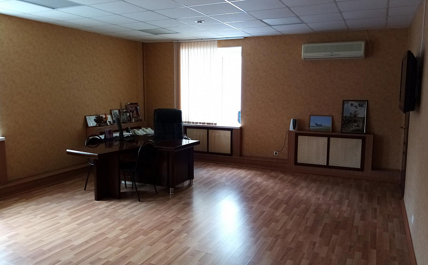 Сдам офисные помещения в отдельно стоящем здании общей площадью 400 м² фото