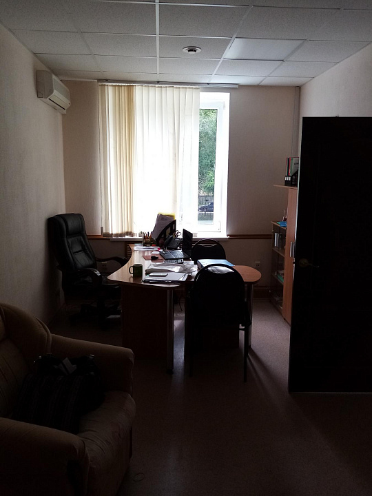 Сдам офисные помещения в отдельно стоящем здании общей площадью 400 м² фото