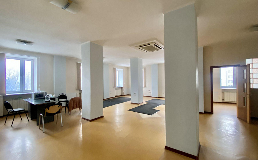 Сдам офисное помещение, 81,9 м² в центре города фото