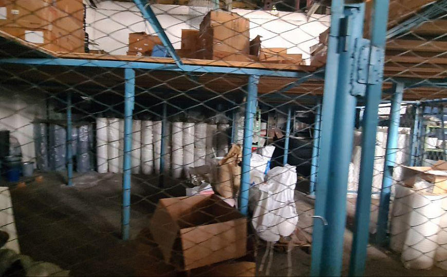 Продажа действующего бизнеса по производству пластмассовых изделий в центре города. фото