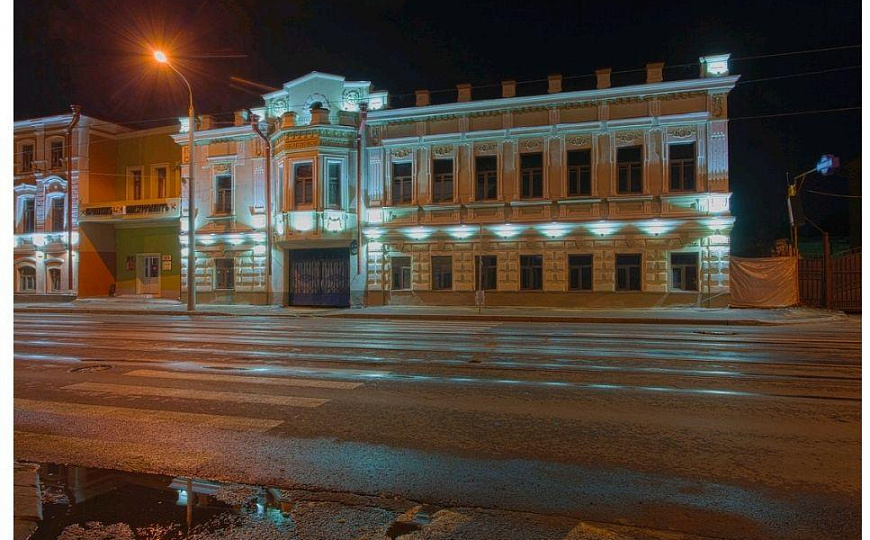 Исторический особняк в центре Казани с арендаторами. фото