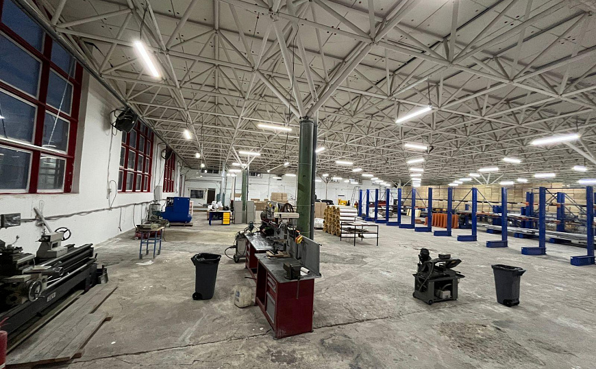 Производственно-складское помещение 3 384 м² фото