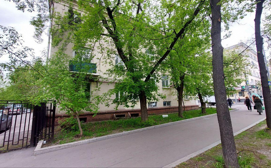 Отдельно стоящее здание у метро Первомайская фото
