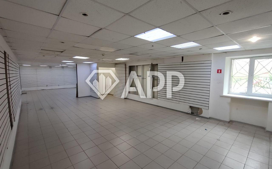 Помещение 215.7 м² в центре Закамска под офис, торговлю, услуги фото