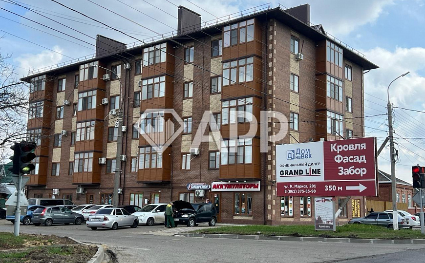 Продам торговое помещение, 417 м². фото
