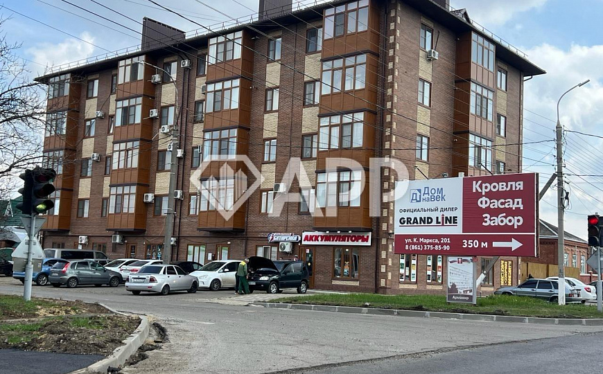 Продам торговое помещение, 417 м². фото