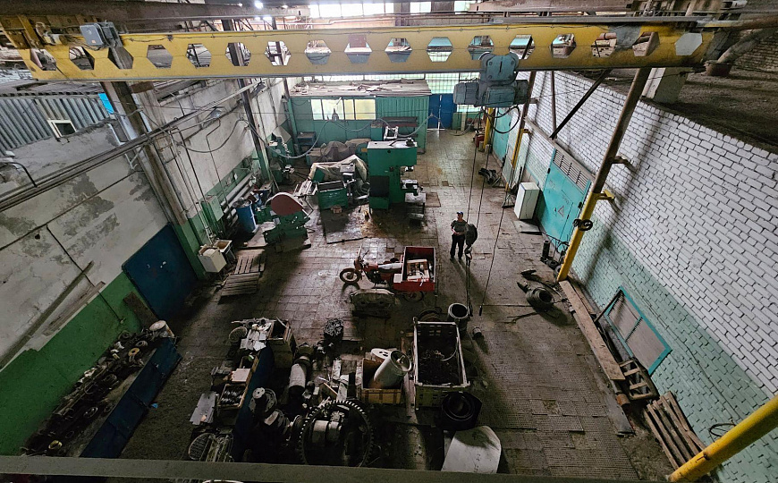 Производственное помещение 635 м² с кран-балками фото