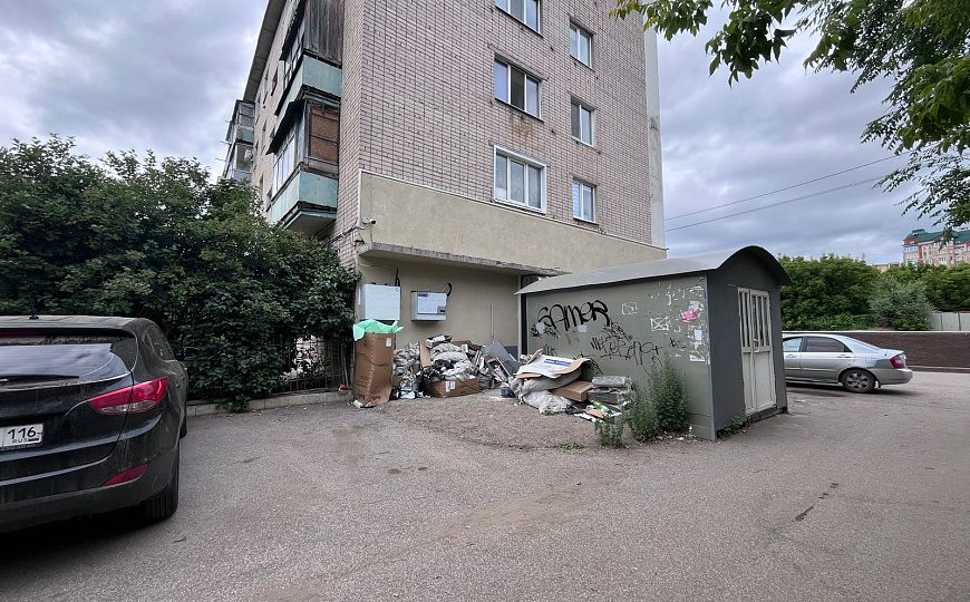 Производство. Склад. В городе. фото