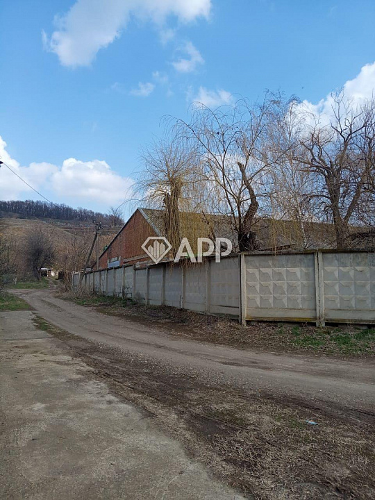 Продам помещение свободного назначения и склад, общей площадью 1 000 м² и 22,75 сотки земли. фото
