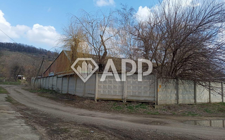 Продам помещение свободного назначения и склад, общей площадью 1 000 м² и 22,75 сотки земли. фото