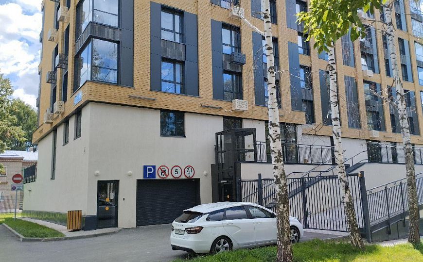 Продаю 100,8м²,высокий трафик фото