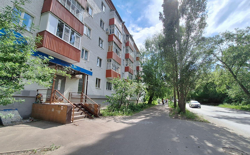 Сдам в аренду 74.2м² на 1 линии фото