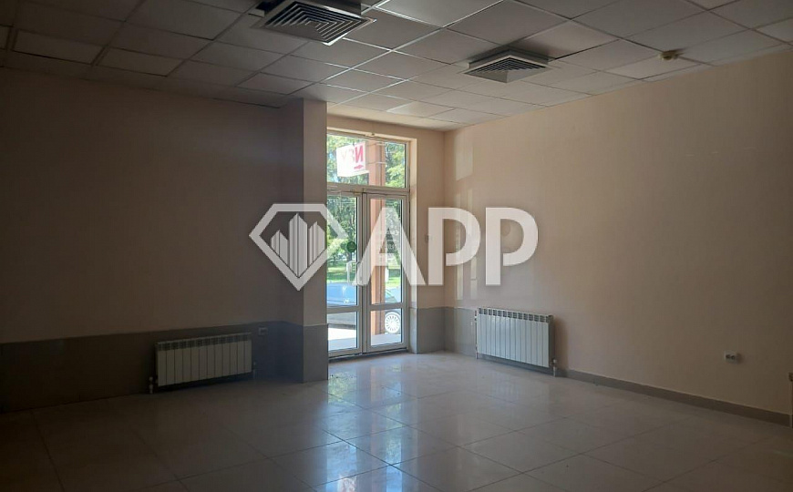 Сдам торговое помещение, 150 м² фото