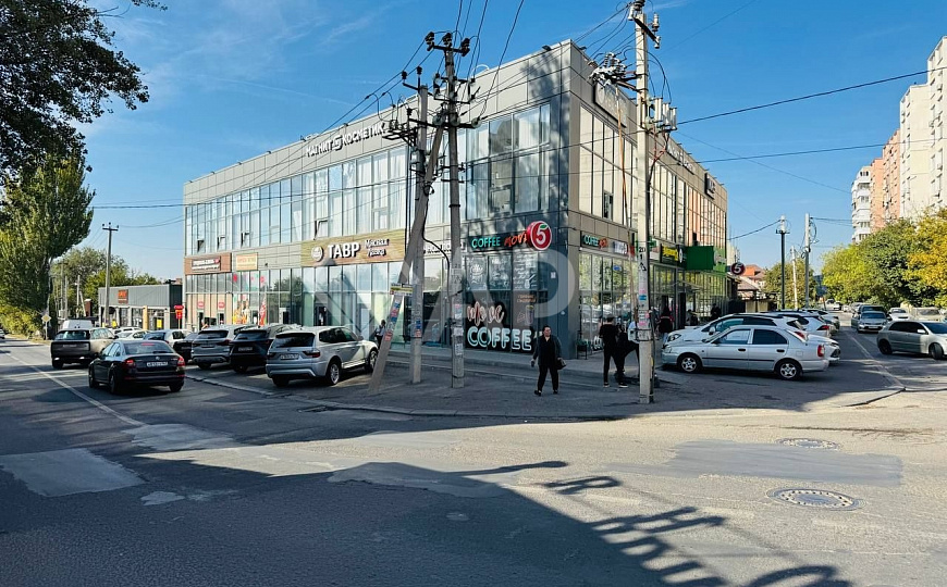 От первого лица/Трафик/Запчасти/Магазин/Пекарня/Фасад/82 м2 фото