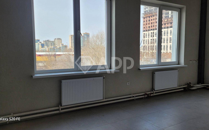 Сдаю офисы на 2 этаже  от 55 до 350м². фото