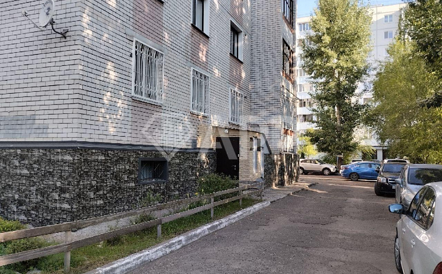 Продаю 48 м², удобная локация фото