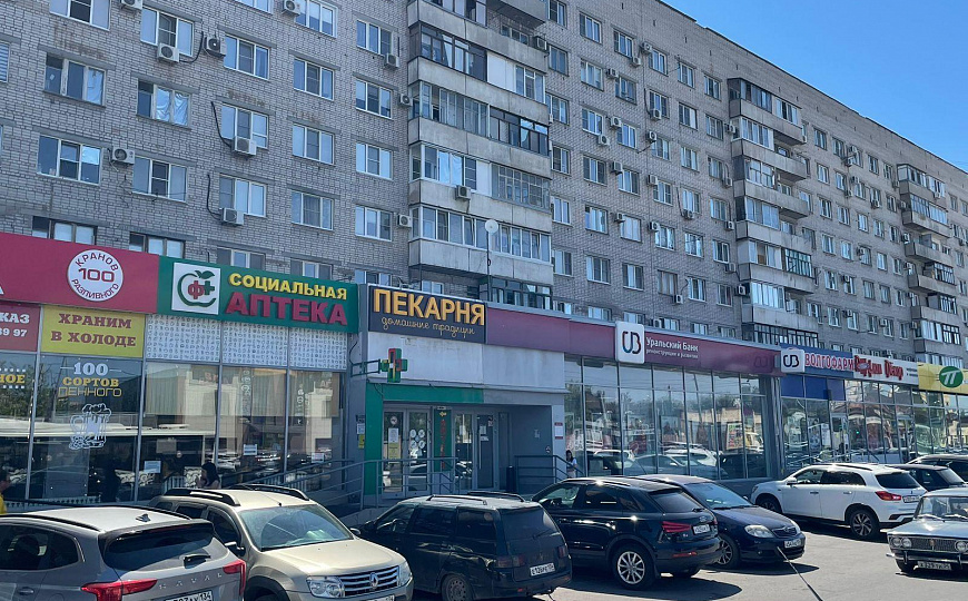 помещение с витринами, высокий трафик, 334 м² фото