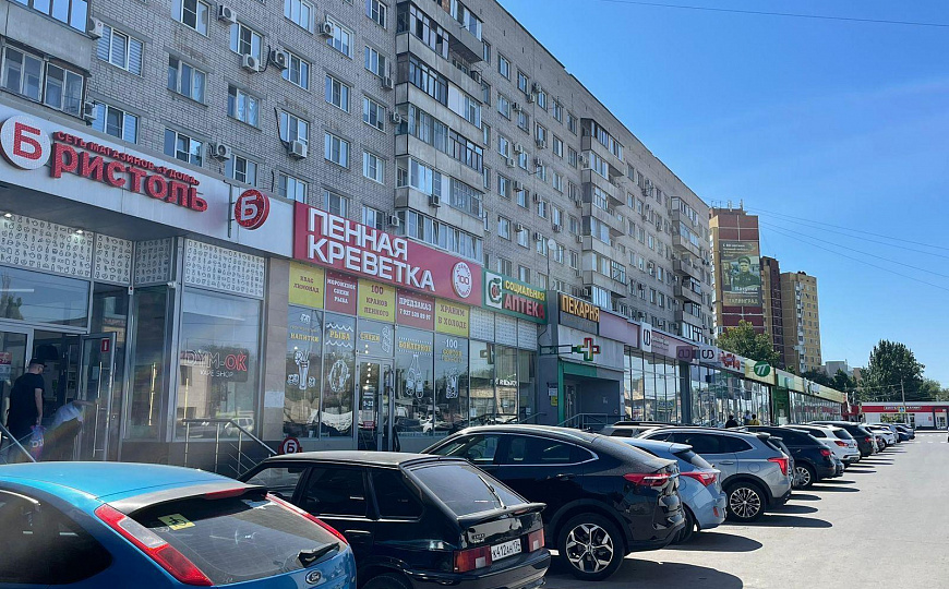 помещение с витринами, высокий трафик, 334 м² фото