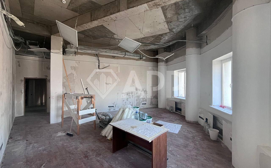 Просторный офис в центре с видом на Булак. 245м² фото