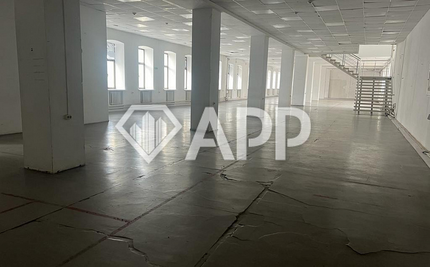 Сдам помещение свободного назначения, от 500 м² до  800 м² фото