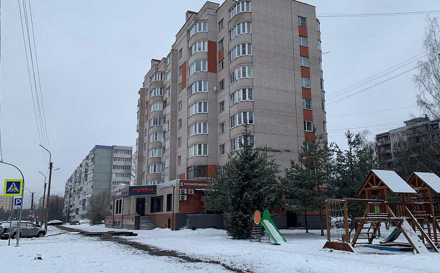 Сдаётся торговое помещение, 467 м² фото