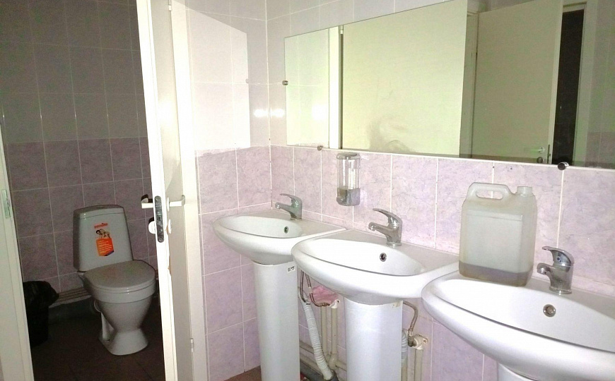 Сдам бизнес-центр/офисный центр, 1 250 м² фото