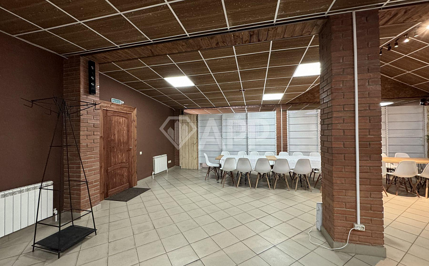 Часть здания 130 м²/Отдельный вход фото