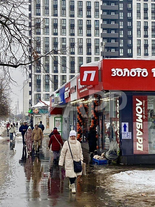 Торговое помещение рядом с метро фото