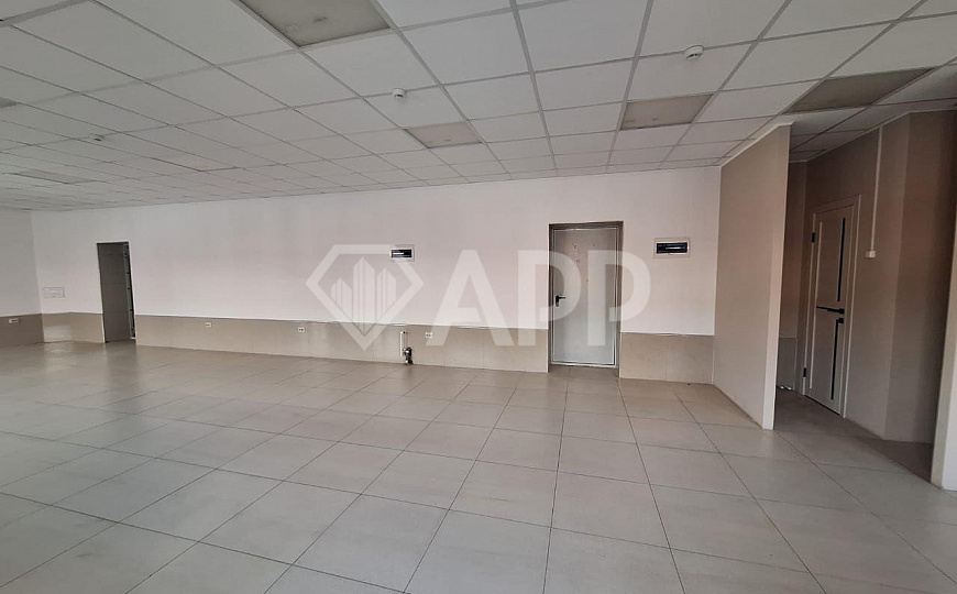 Сдам торговое помещение 50 м², возможно увеличить до 80 м² или уменьшить до 30 м² фото