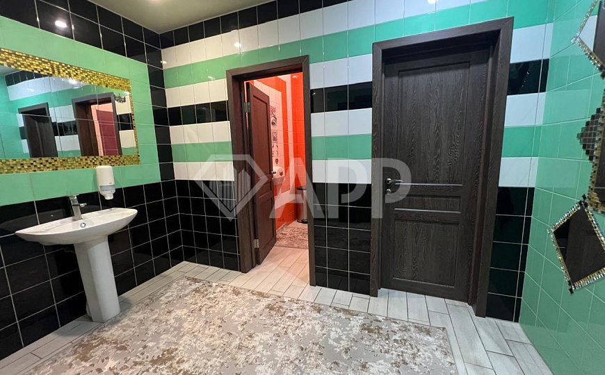 Сдам помещение свободного назначения, 1 300 м² фото