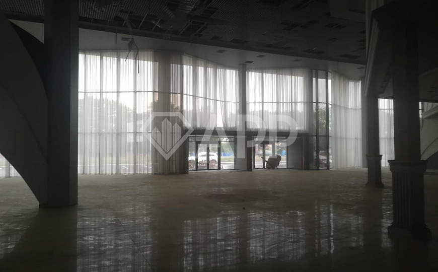 Сдам помещение свободного назначения, 1 300 м² фото