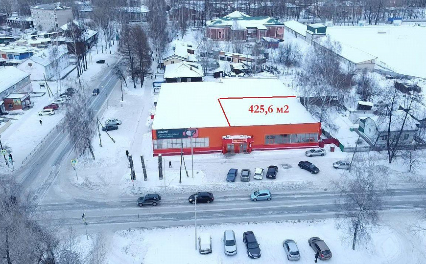 Торговое помещение, 425,6 м² рядом с Мария-Ра, 1 этаж в центре Колпашево фото