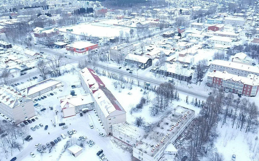 Торговое помещение, 425,6 м² рядом с Мария-Ра, 1 этаж в центре Колпашево фото