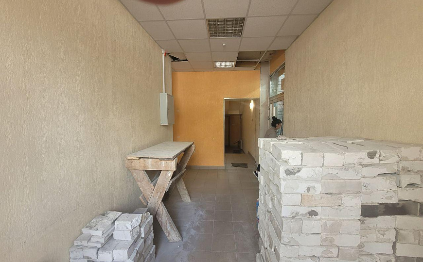 Площадь в оживленном районе 30 м2. фото