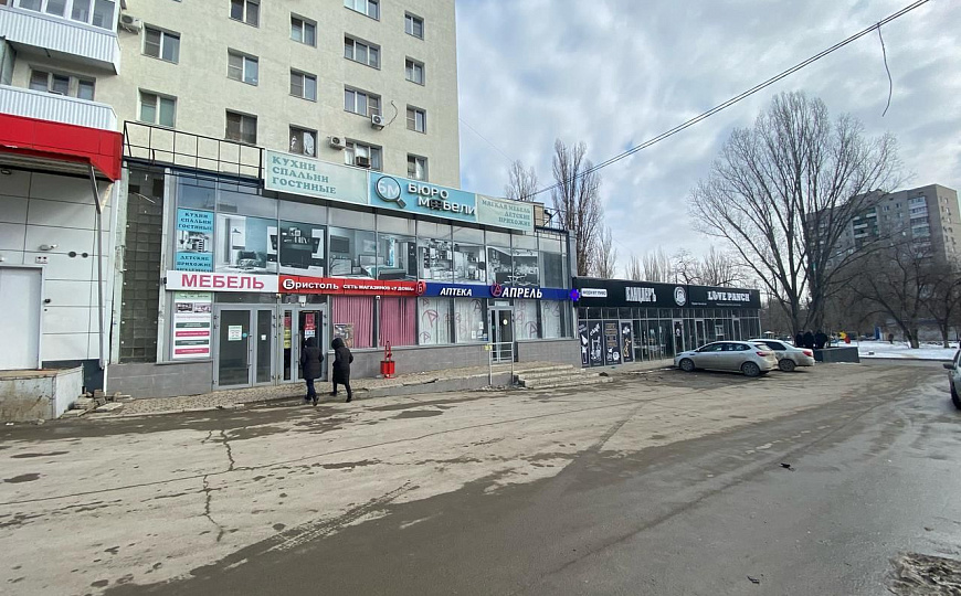 помещение в торговом комплексе,высокий трафик, 215 м² фото