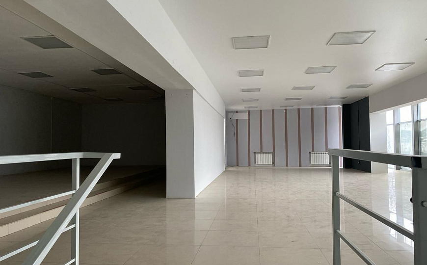 помещение в торговом комплексе,высокий трафик, 215 м² фото