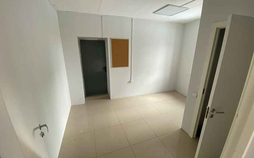 помещение в торговом комплексе,высокий трафик, 215 м² фото