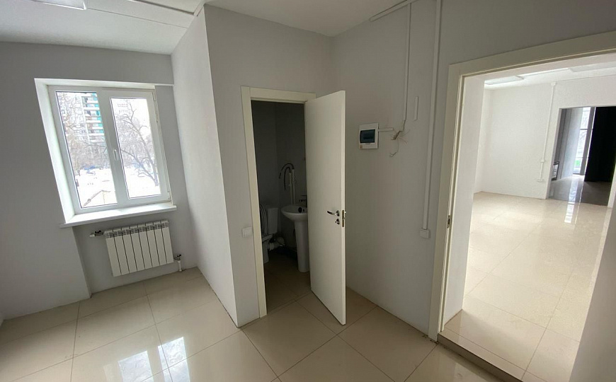 помещение в торговом комплексе,высокий трафик, 215 м² фото
