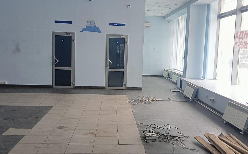Помещение с большими витринами на трафике, 228,2 м² фото