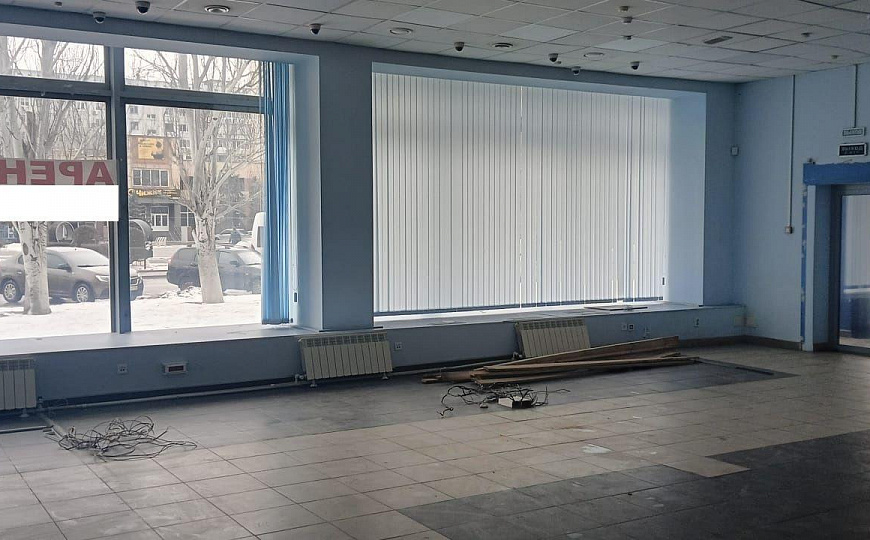 Помещение с большими витринами на трафике, 228,2 м² фото