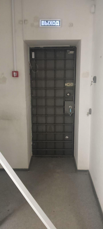 Помещение с большими витринами на трафике, 228,2 м² фото