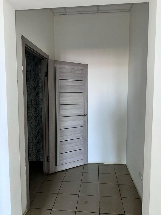 Продам 56,4 м² с хорошим трафиком фото