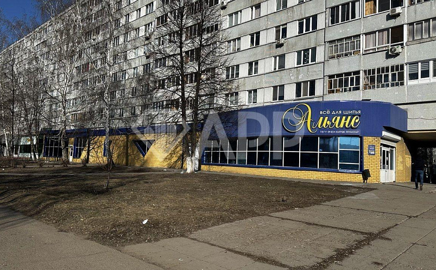 Сдам торговое помещение, 300 м² фото