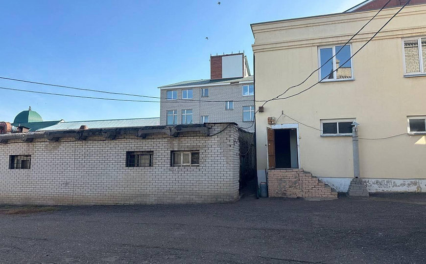 Продается отдельно стоящее здание с земельным участком в собственности фото