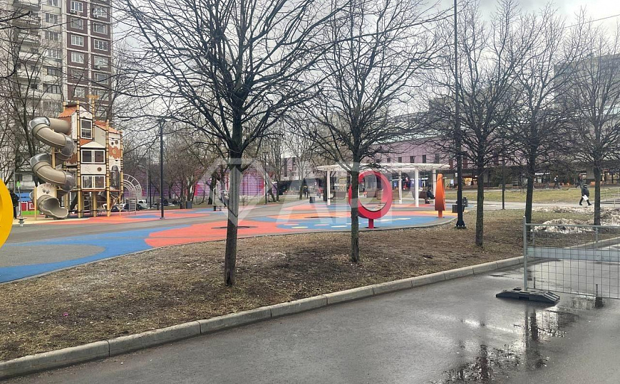 Аренда помещения правильной формы на первом этаже торгового центра, 187 м² фото