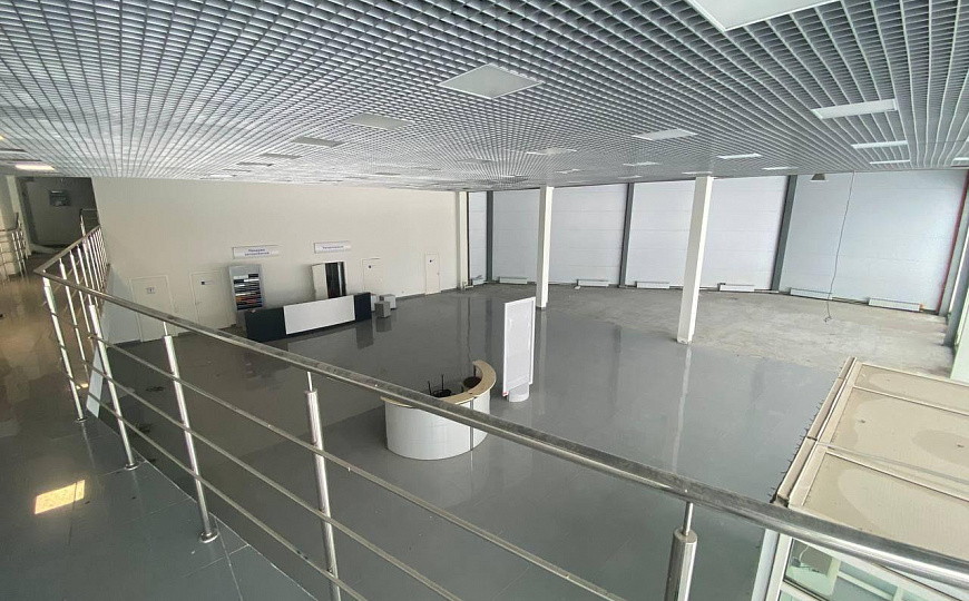Аренда автосалона, 1300 м2 фото