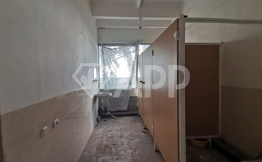 Отдельно стоящие здания 2051,7 м² с зу 1894 м²  фото