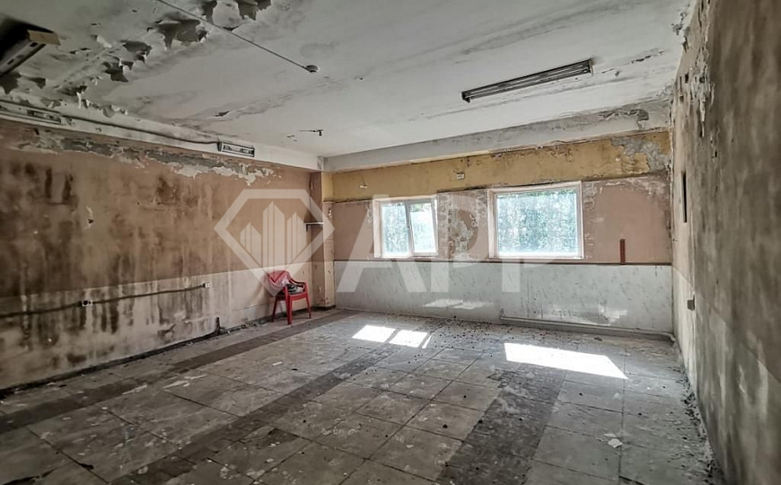 Отдельно стоящие здания 2051,7 м² с зу 1894 м²  фото